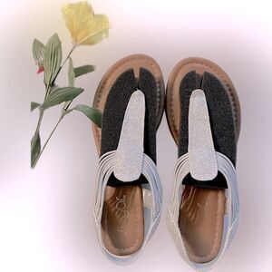 Timeless! Sugar embellished fun silver sandals!